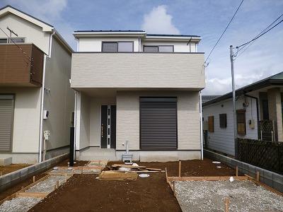 Local appearance photo. Local (10 May 2013) Shooting