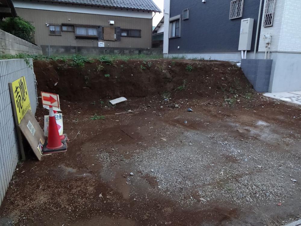 Local appearance photo. Local (10 May 2012) shooting