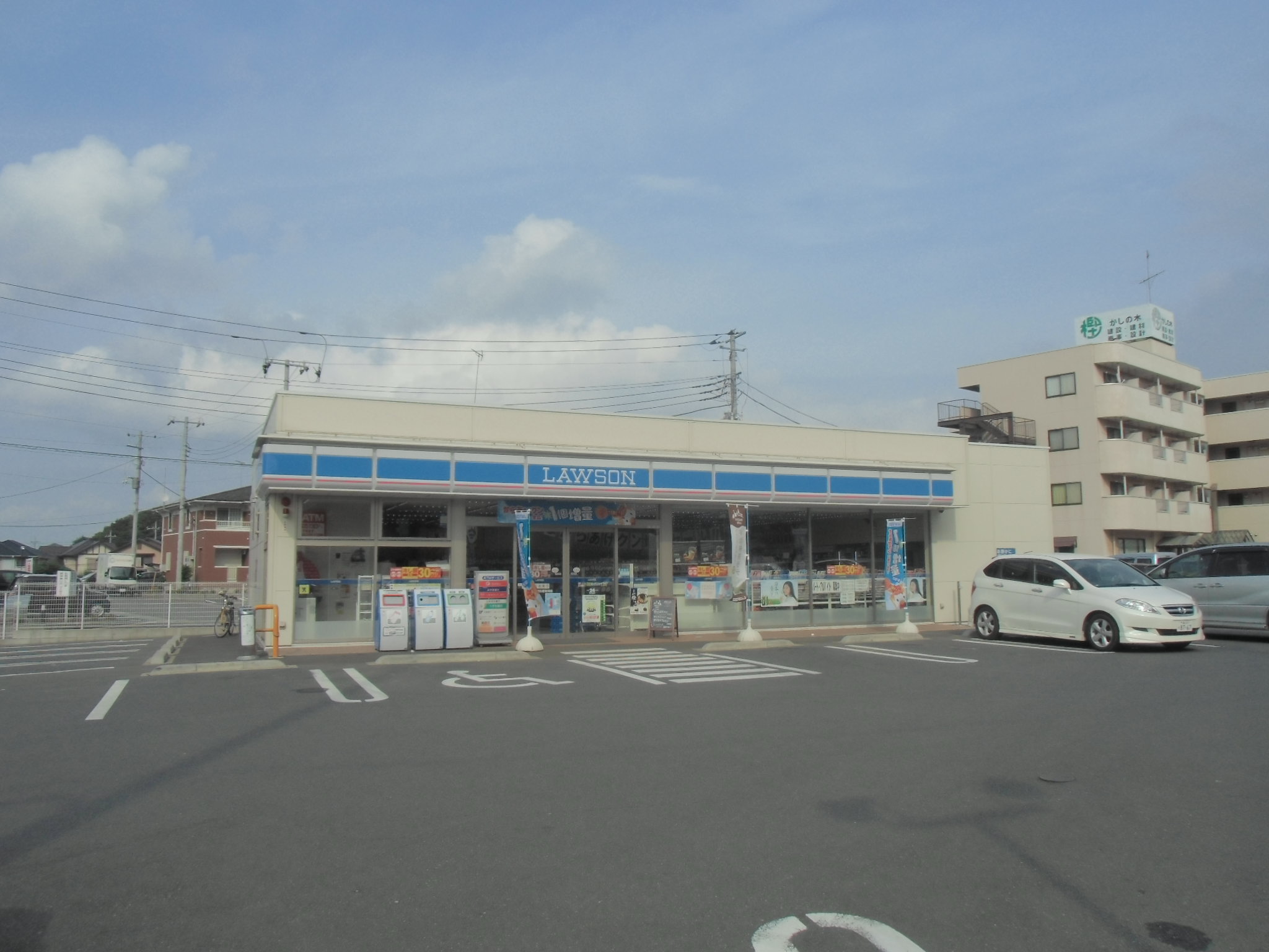 Convenience store. 628m until Lawson Yotsukaidou Yoshioka store (convenience store)