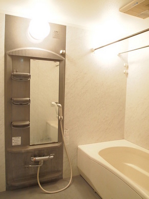 Bath. Add-fired function ・ Bathroom with bathroom ventilation dryer.