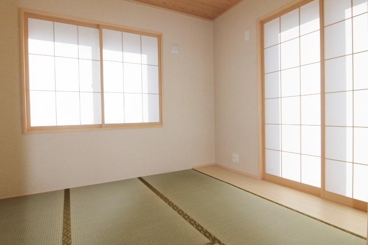 Non-living room.  ■ Finished already ■ Is a Japanese-style room of 1 Building. Golon in Japanese if Japanese-style room! I will as long as this! ! The winter months How about pot party in kotatsu call Minna?