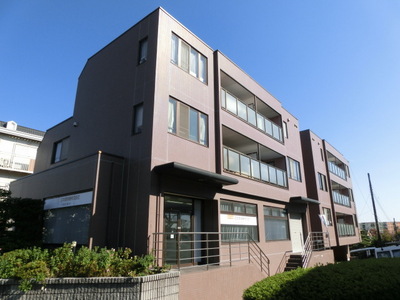 Building appearance. Mitsuwadai is located a 6-minute walk to the Train Station.