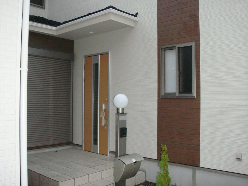 Entrance. Building 2 Local (11 May 2013) Shooting