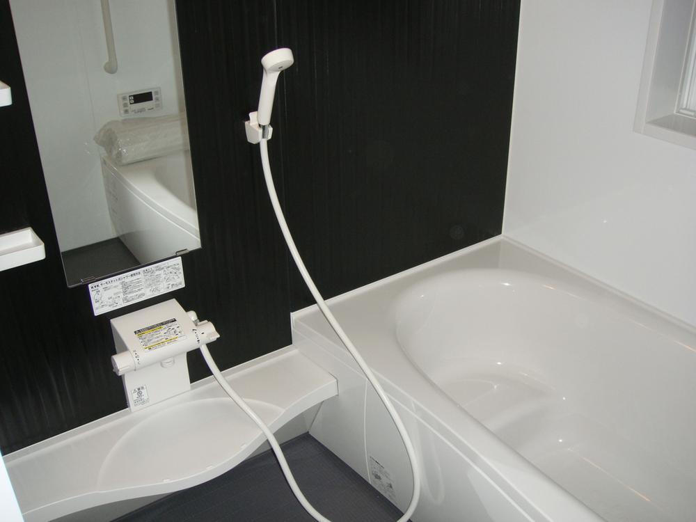 Bathroom. 1 Building Local (11 May 2013) Shooting