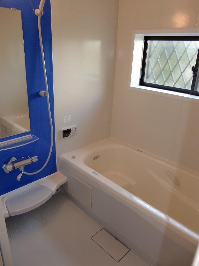 Bathroom. Spacious 1 tsubo size