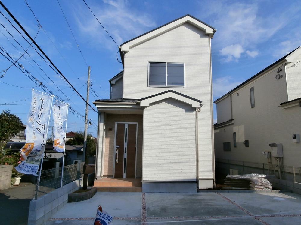 Local appearance photo. Local (11 May 2013) Shooting