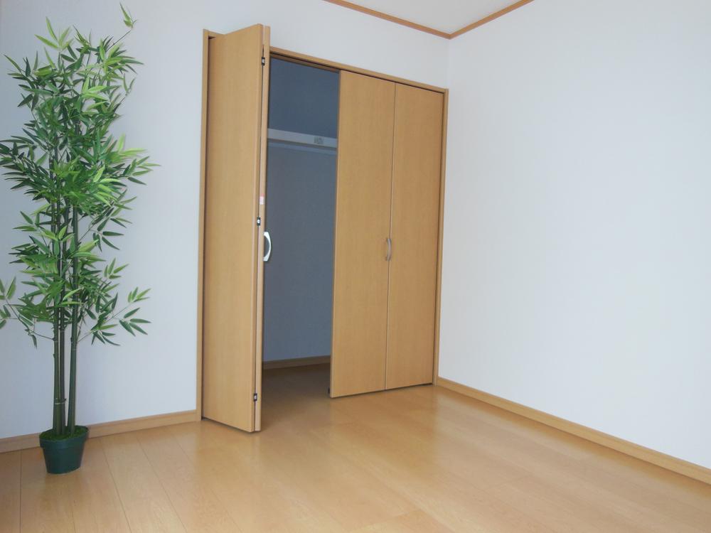 Non-living room. Local (11 May 2013) Shooting