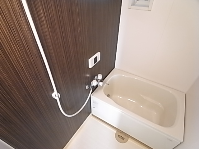 Bath. All bathrooms are brand new. New introduction of the reheating hot water supply. 