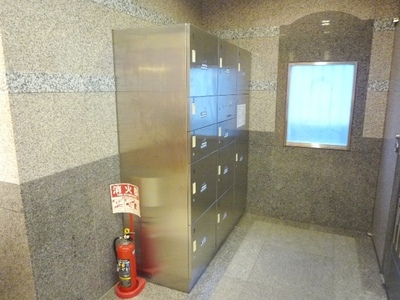 Other common areas. Convenient home delivery locker can receive at the time of absence