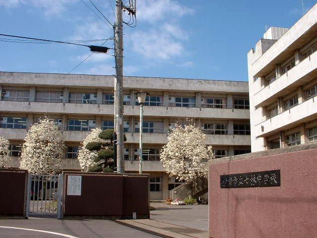 Junior high school. Nanabayashi junior high school