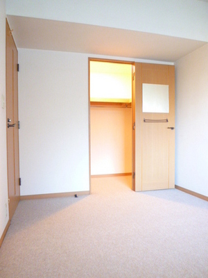 Other room space. Western-style with a walk-in closet