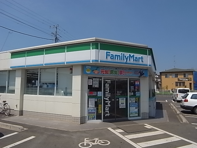 Convenience store. 365m to Family Mart (convenience store)