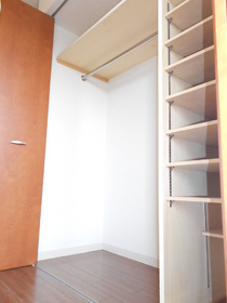 Other Equipment. There is a partition in the closet, Easy-to-use