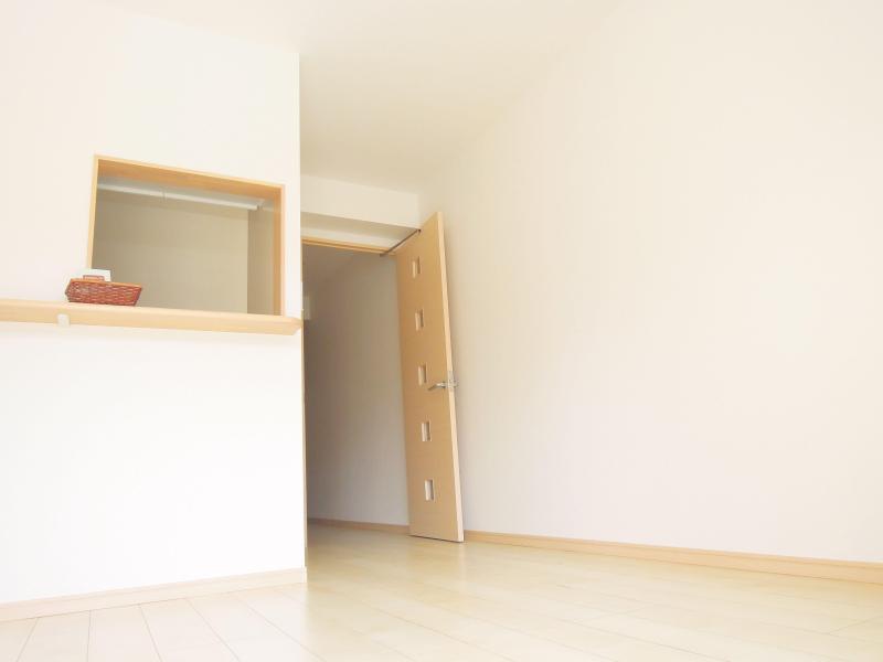 Living and room. Spacious living room! Stylish Daito property