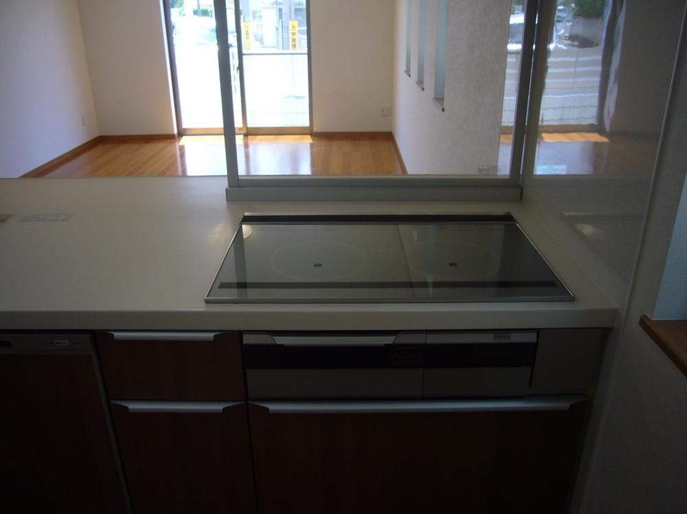 Kitchen. Very convenient IH cooking heaters use clean