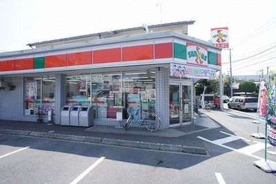 Convenience store. 85m until Thanksgiving Funabashi Maehara store (convenience store)