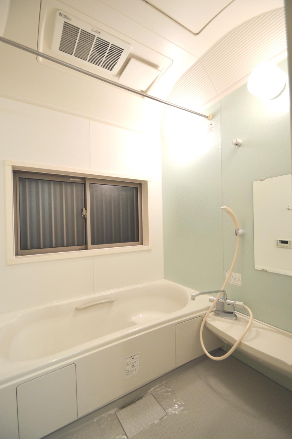 Bathroom. Local (10 May 2013) Shooting