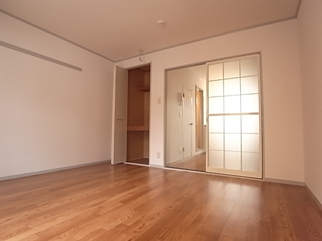 Living and room. This flooring tone of Western-style 8 tatami