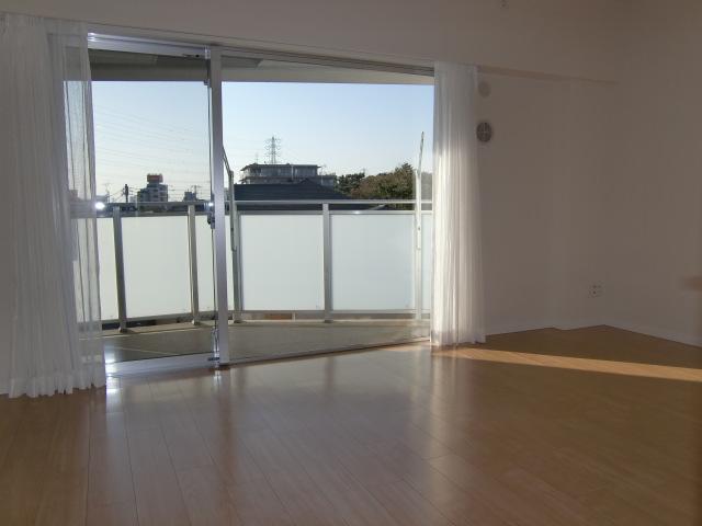 Living. Indoor (11 May 2013) Shooting