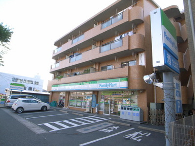 Convenience store. 490m to Family Mart (convenience store)