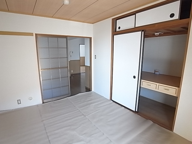 Other room space. Japanese-style room is the heart of the Japanese. .