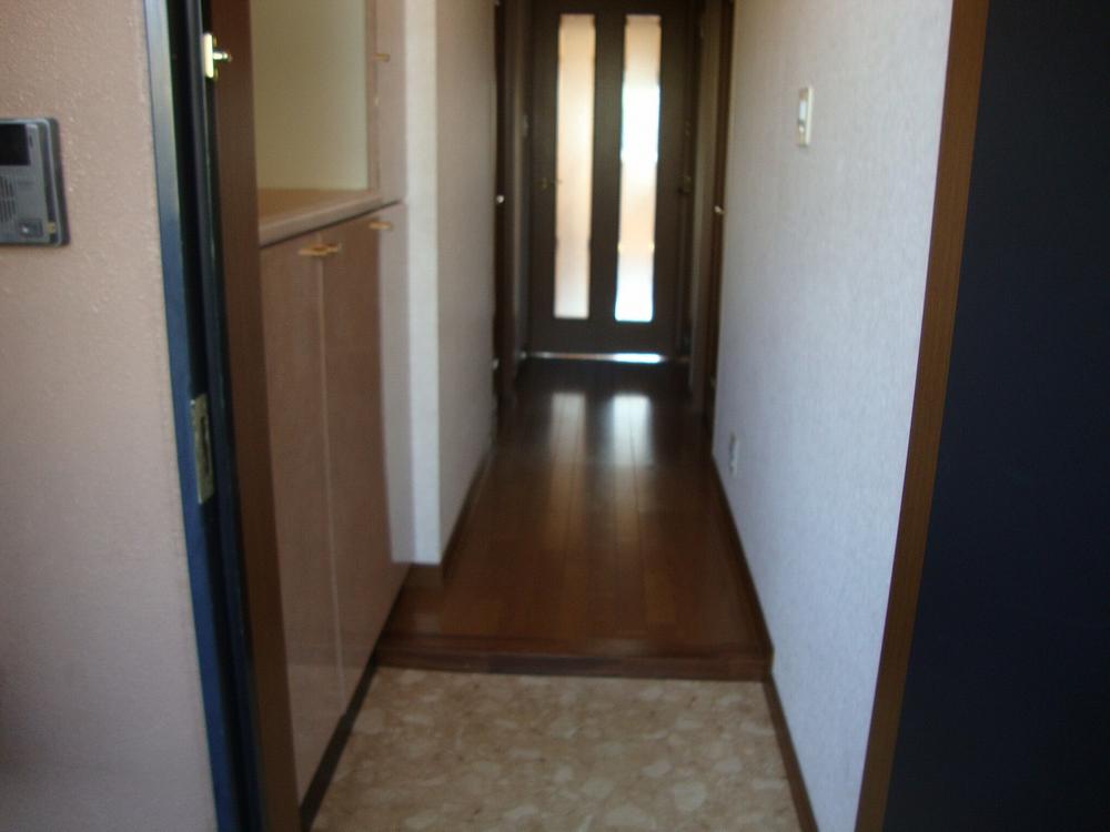 Entrance. Local (June 2013) Shooting