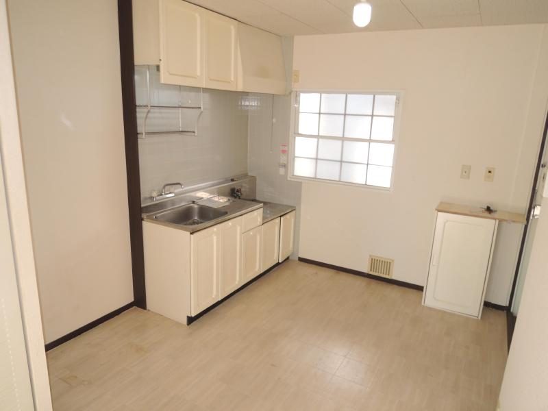 Other room space. Also spacious kitchen space