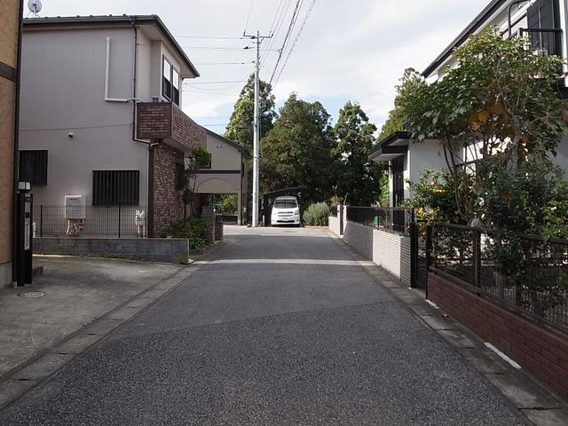 Local photos, including front road. It is calm streets