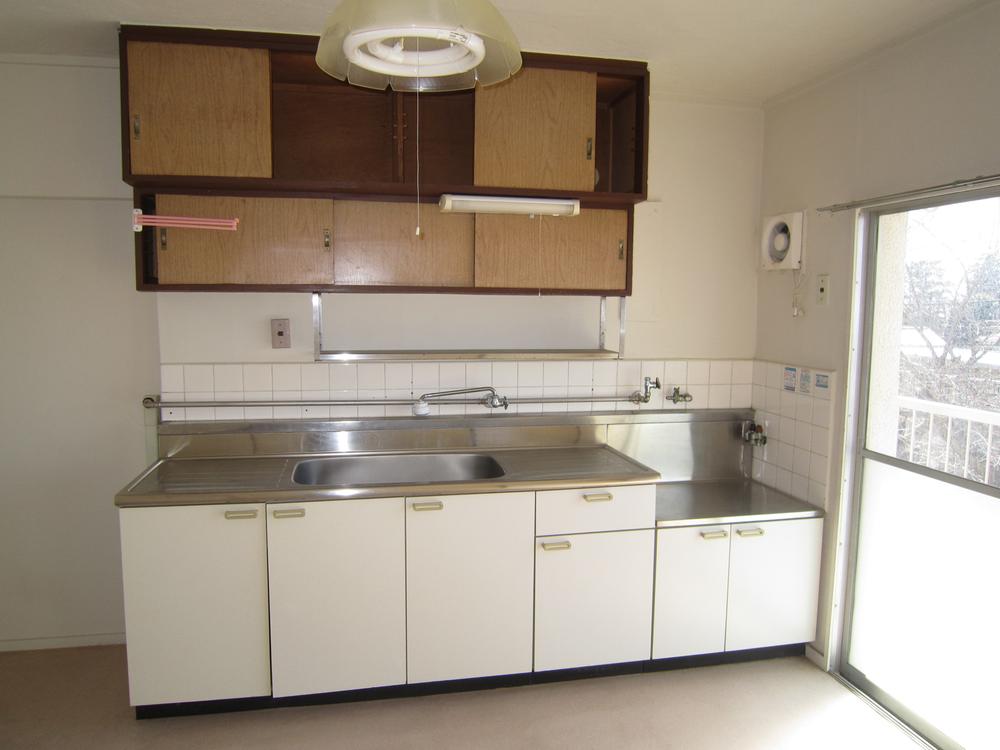 Kitchen. Indoor (12 May 2013) Shooting