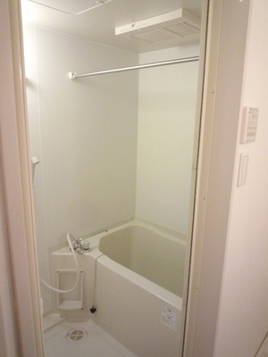 Bath. Add 炊 ・ Bathroom with a bathroom dryer