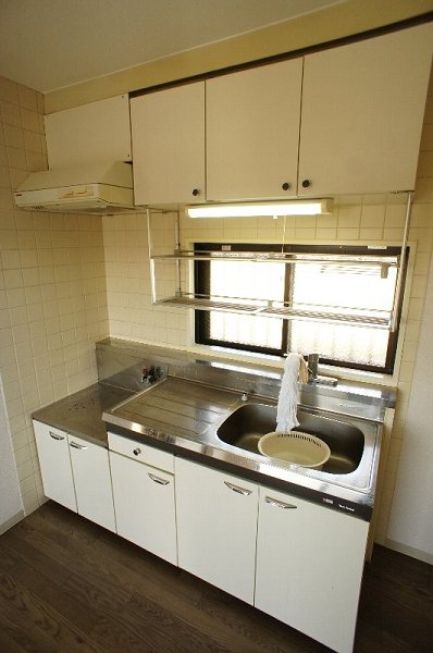 Kitchen. Gas stove can be installed