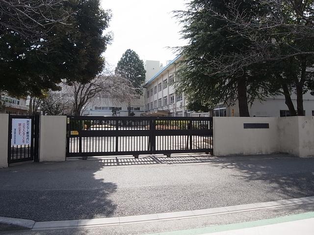 Junior high school. Narashinodai 205m Funabashi Municipal Narashinodai junior high school until junior high school