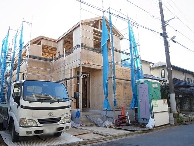 Local appearance photo. All two buildings of subdivision
