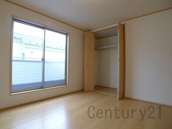 Non-living room. 1 Building