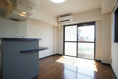 Living and room. Because the corner room bright light enters from the two sides room. 