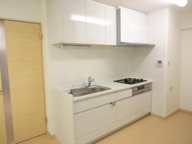 Kitchen. Living room and kitchen, which has become integral, Also ideal for cooking with children.