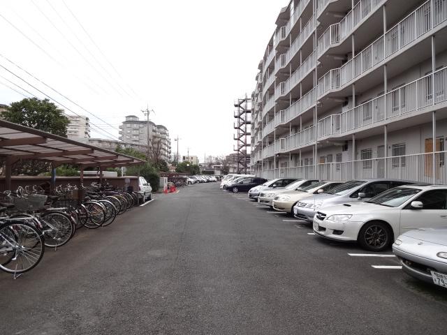 Parking lot. Clean the maintenance has been parking, Ukagaemasu goodness of the management system.