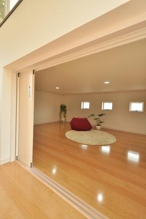 Same specifications photos (living). Sub living bottom ・ Warehouse ・ Large storage