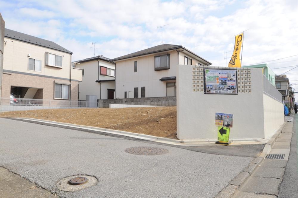Local photos, including front road. AzumaYo high-speed line ・ Shinkeiseisen 2-wire Available !! "Kitanarashino walk 8 minutes." ・ Corner lot !! Readjustment land within ・ Shaping land