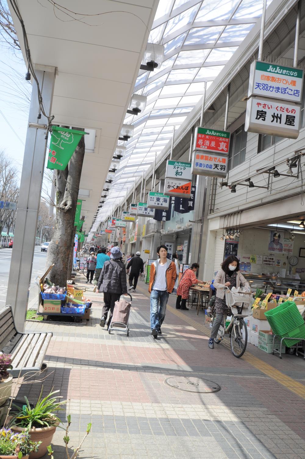Streets around. Narashinodai 300m to the shopping street