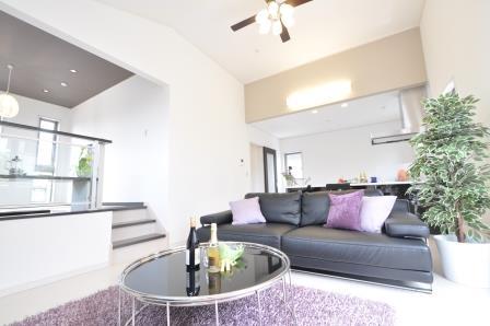 Same specifications photos (living). Skip floor construction cases ◎ went up one step from living Western style room, The lower part was provided with the storage of a large capacity of 5.2 quires. ◎