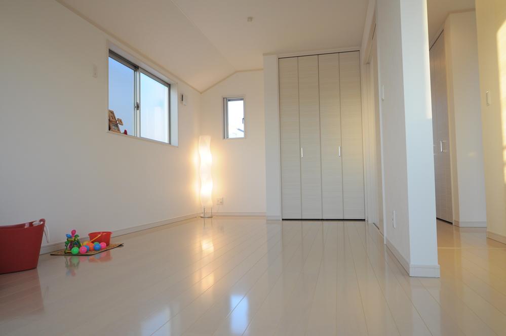 Same specifications photos (Other introspection). Western-style construction cases