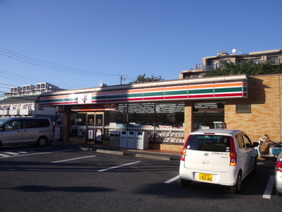 Convenience store. 240m to Seven-Eleven (convenience store)