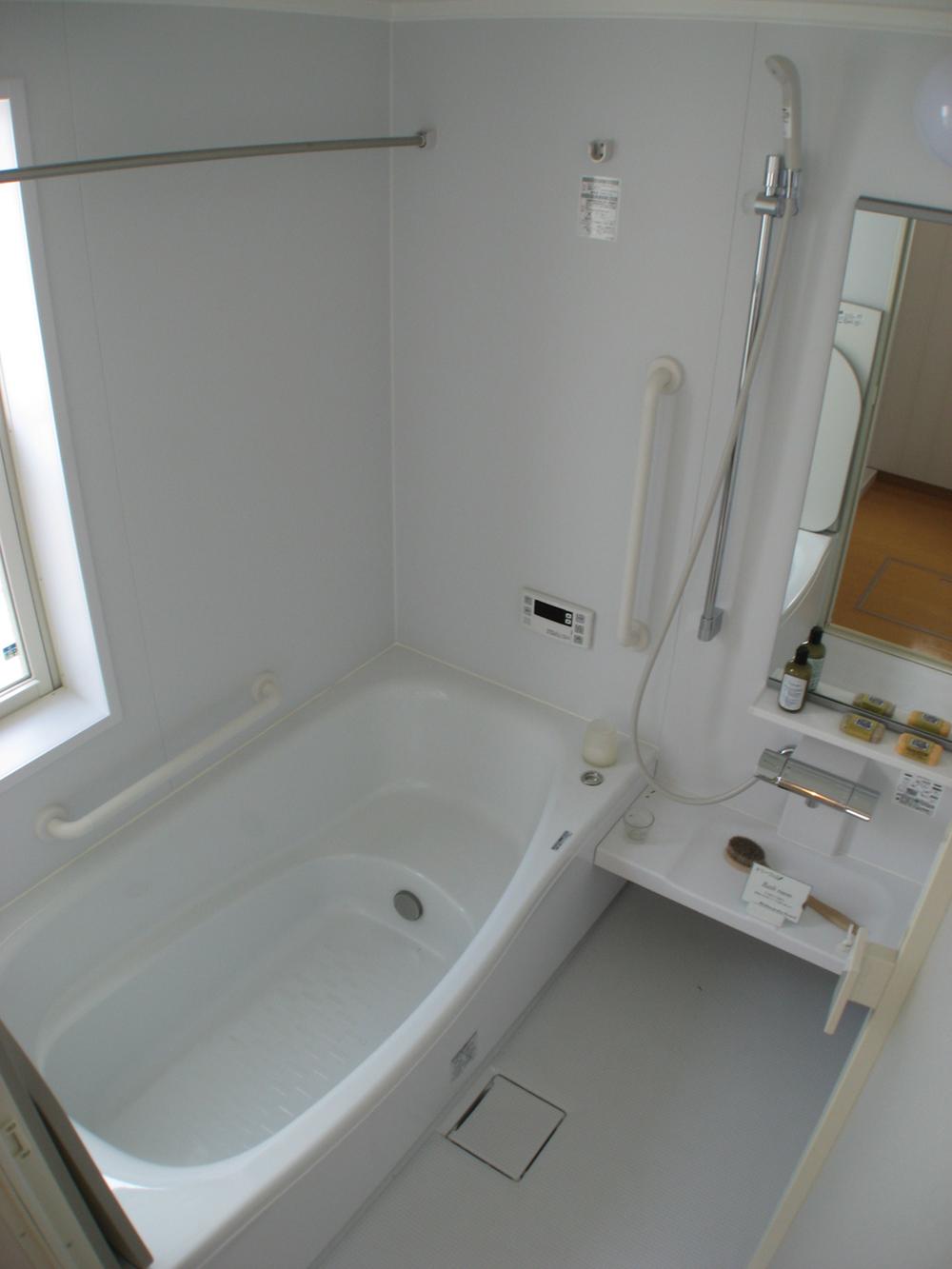 Same specifications photo (bathroom). Umbrella series same specifications