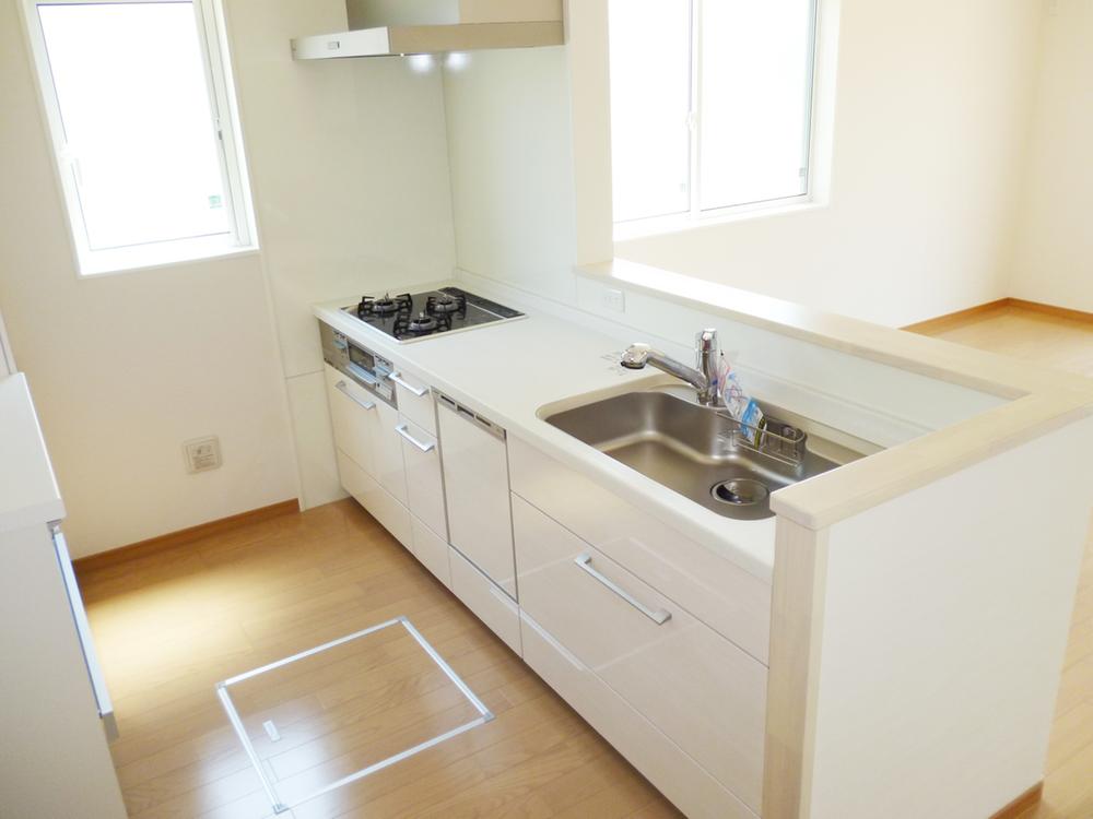 Same specifications photo (kitchen). Dishwasher, Integrated water purifier, Glass top stove is the system kitchen of standard equipment. Soft closing slide cabinet also that slowly closes.