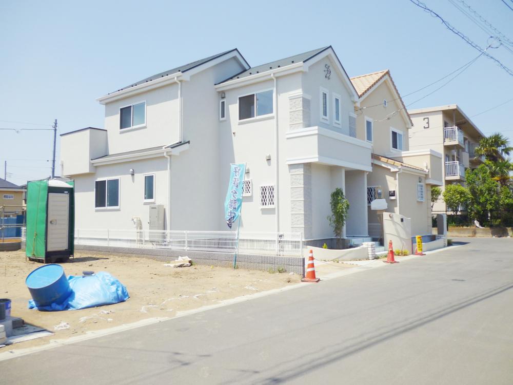 Other. Of Home up house, This appearance. Also comes with a stylish outside structure. By all means, please see the difference of the building specification.