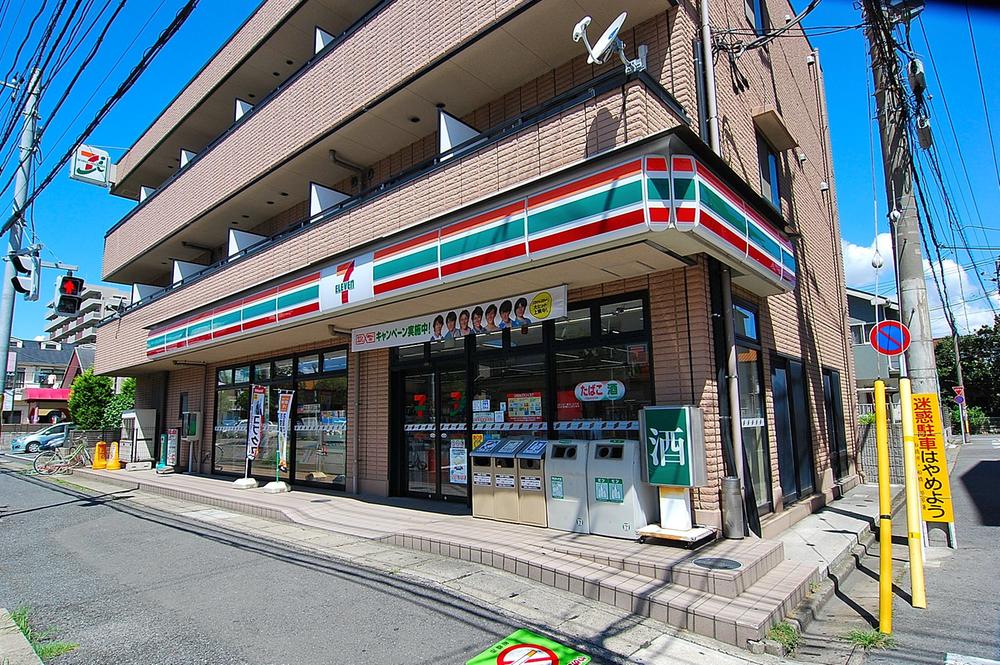 Convenience store. It is very convenient and 234m convenience stores to Seven-Eleven Funabashi Motonakayama 6-chome also is a 3-minute walking.