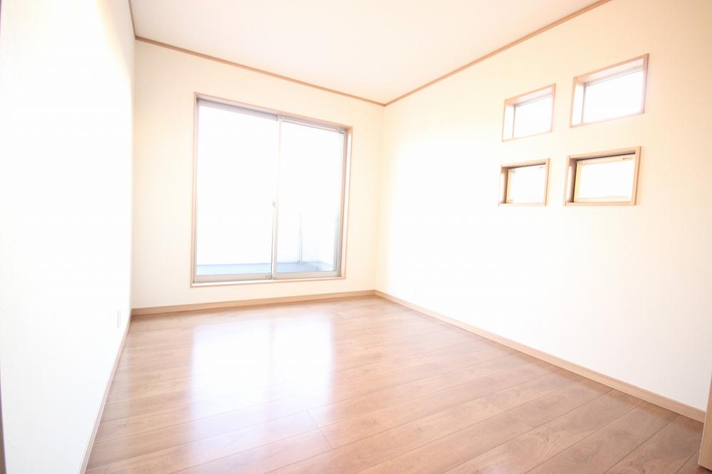 Non-living room. Zenshitsuminami direction! All rooms are bright impression!