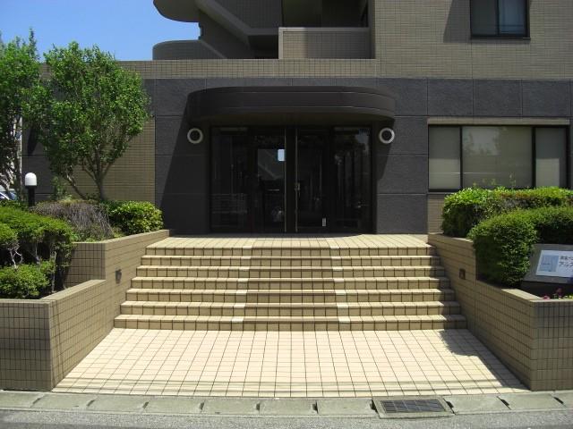 Entrance. Common areas Tiled appearance a profound feeling is the feeling of luxury in plenty! !