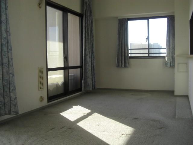 Living. Indoor (11 May 2012) shooting